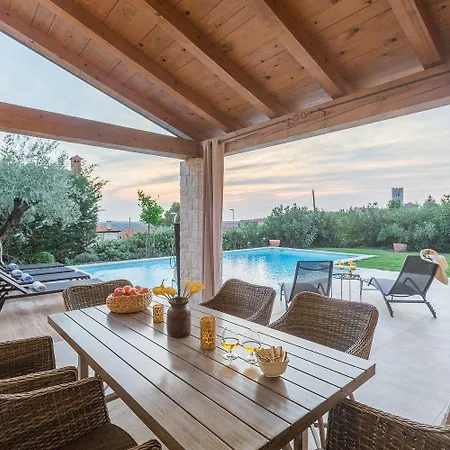 Prázdninový dům Malerische Mit Meerblick, Privatpool, Billard, Bikes, Tischtennis Sveti Lovreč Pazenatički