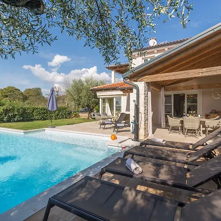 Prázdninový dům Malerische Mit Meerblick, Privatpool, Billard, Bikes, Tischtennis Sveti Lovreč Pazenatički