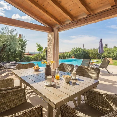 Prázdninový dům Malerische Mit Meerblick, Privatpool, Billard, Bikes, Tischtennis Sveti Lovreč Pazenatički