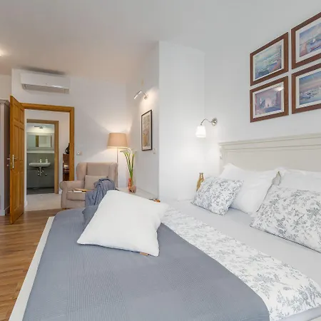 Prázdninový dům Malerische Mit Meerblick, Privatpool, Billard, Bikes, Tischtennis *
