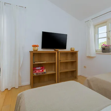 Prázdninový dům Malerische Mit Meerblick, Privatpool, Billard, Bikes, Tischtennis *