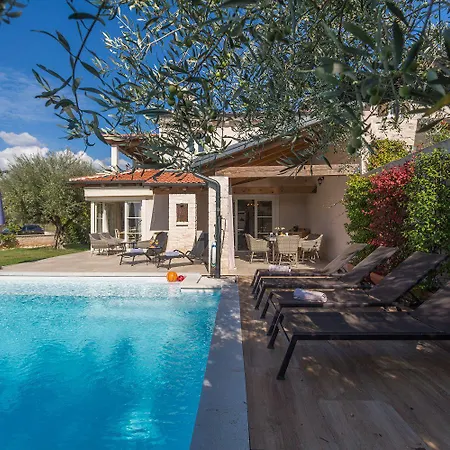 Prázdninový dům Malerische Mit Meerblick, Privatpool, Billard, Bikes, Tischtennis